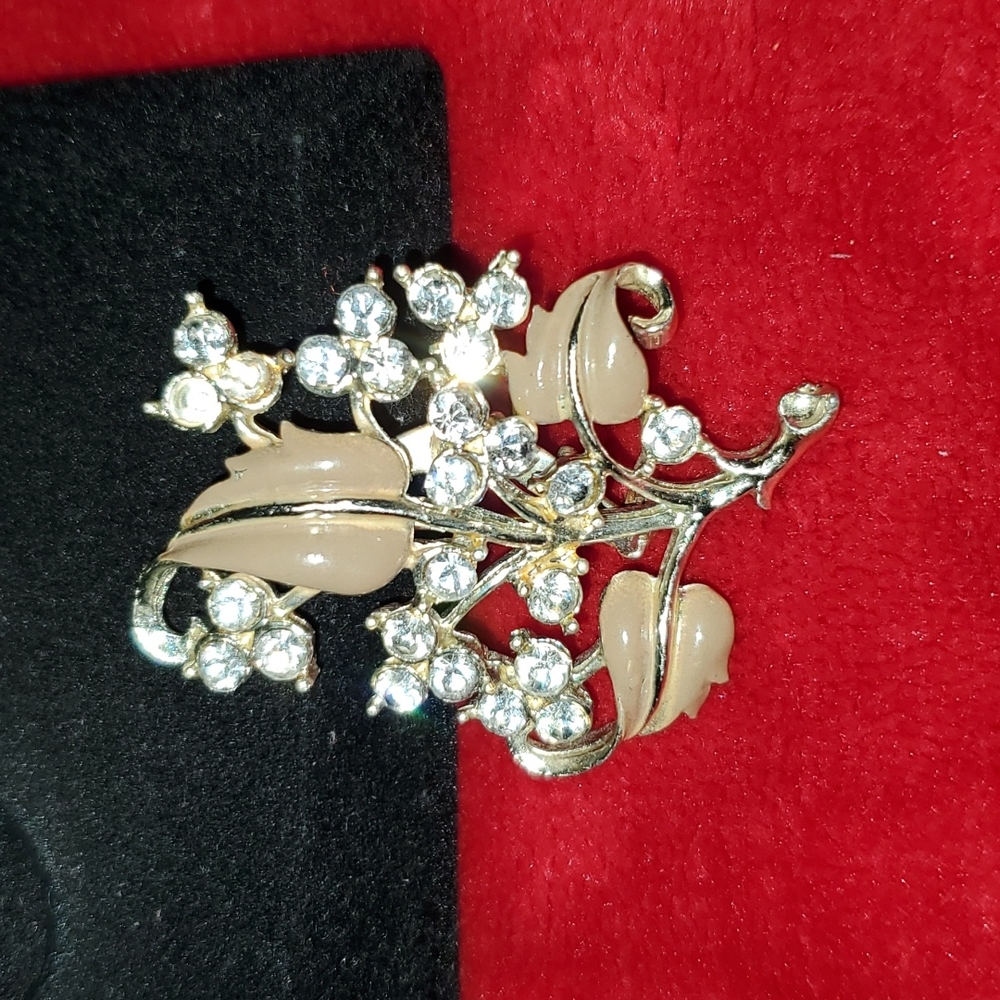 VINTAGE FAUX DIAMOND AND ENAMEL BROOCH